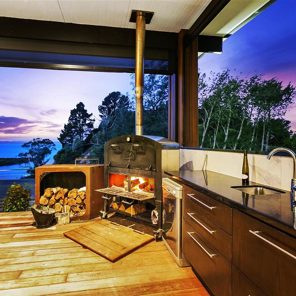 The Kiwi Outdoor Large Oven